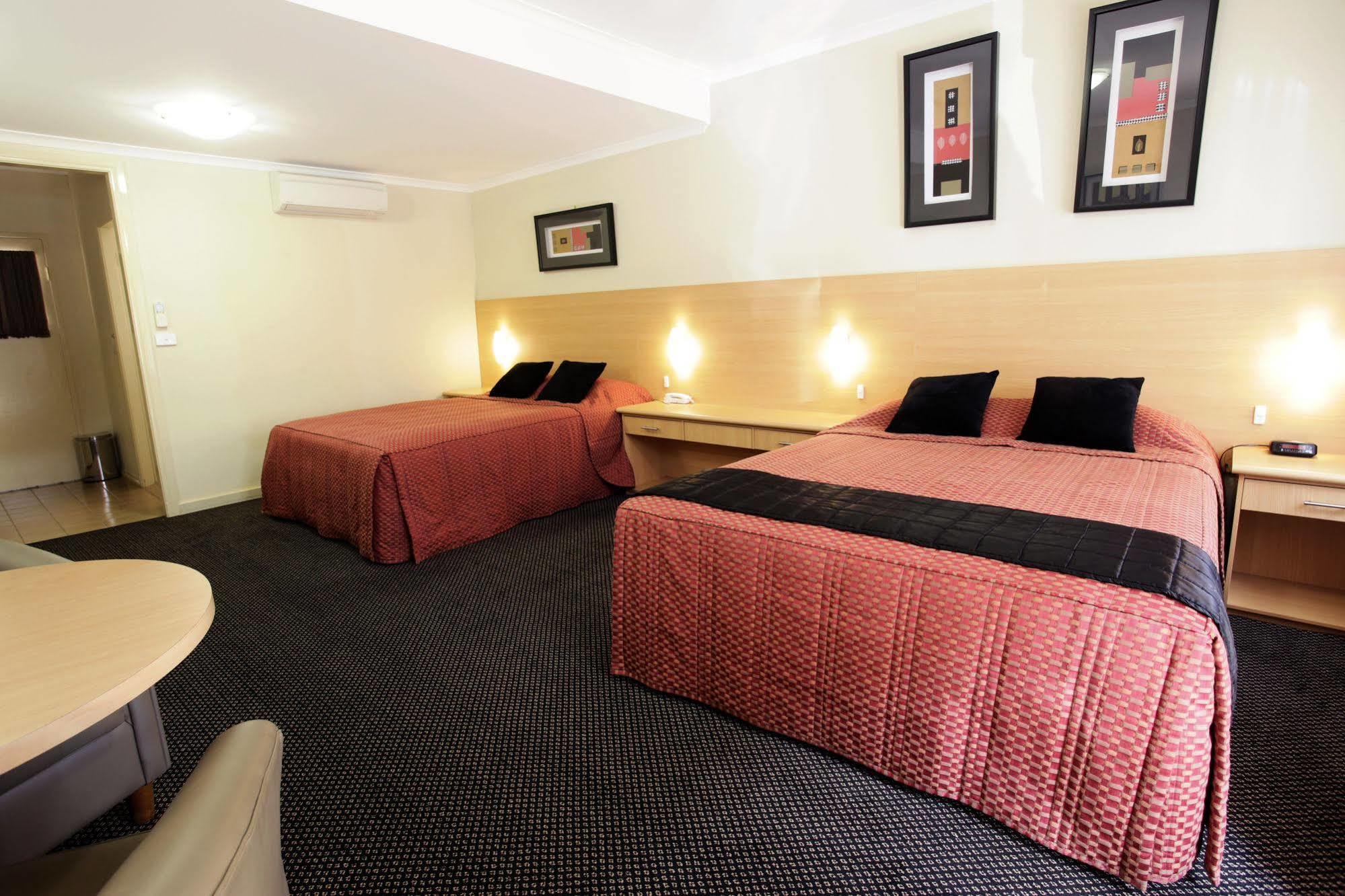 Cattlemans Country Motor Inn & Serviced Apartments Dubbo Bagian luar foto